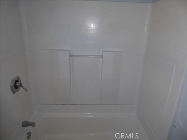 Foto del edificio - 862 E H St