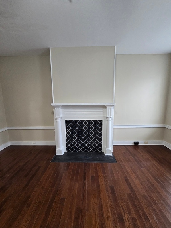 Building Photo - 201 E Bank St