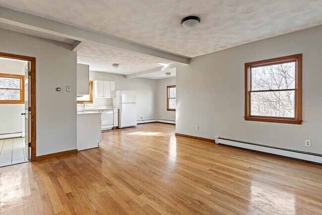 Building Photo - 52 Sheridan Cir