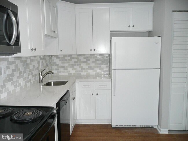 Foto del edificio - 13756 Flowing Brook Ct