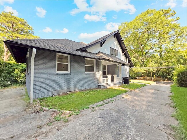 Building Photo - 984 Cascade Rd