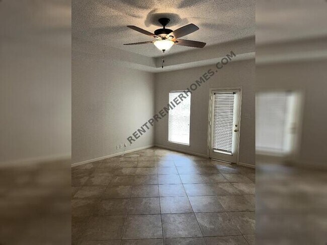 Foto del edificio - 224 Club View W