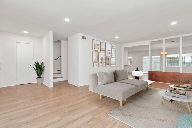 Foto del edificio - 1365 Country Pl Dr