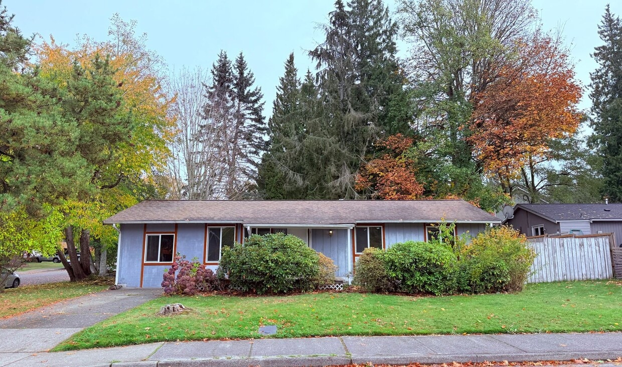 Primary Photo - 3 Bedroom, 1 Bathroom House in Bellingham