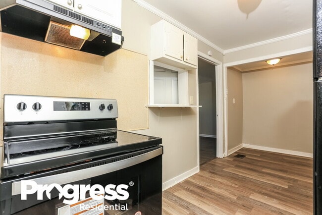 Building Photo - 1440 Kenilworth Dr SW
