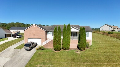 Building Photo - 426 Bryants Way