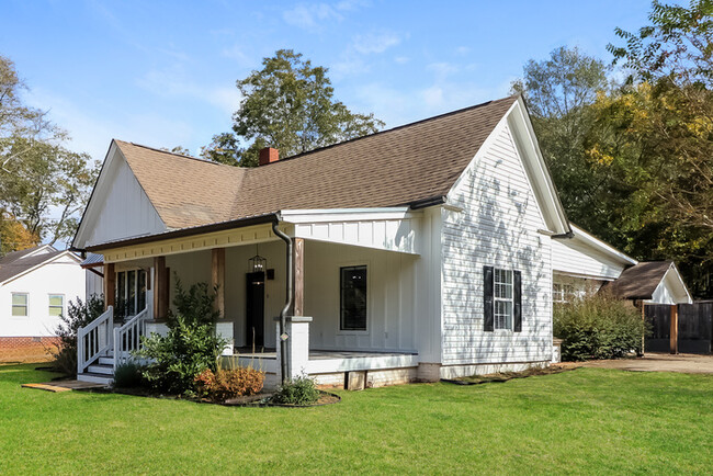 Foto del edificio - 228 Mandeville Ave