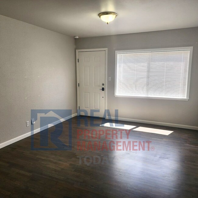 Foto del edificio - Great 1 Bedroom Duplex!