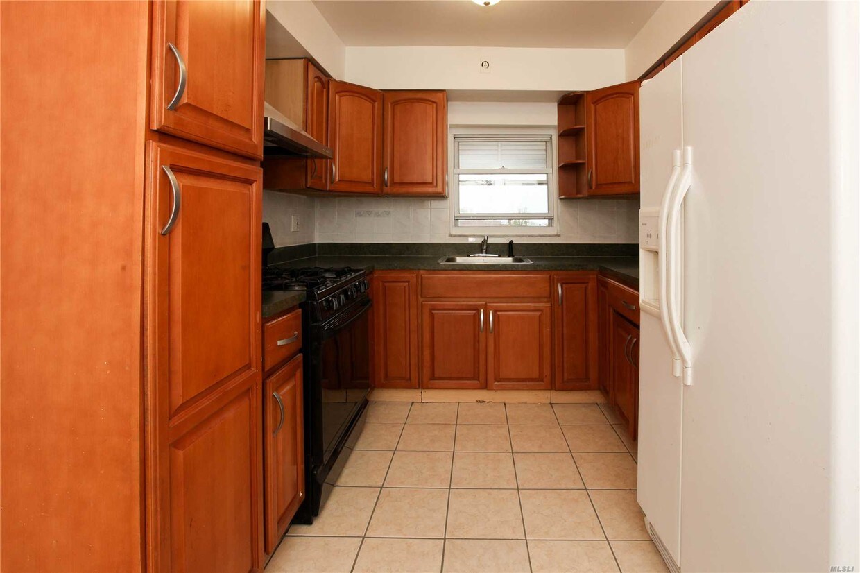 2558 Paulding Ave, The Bronx, NY 10469 House for Rent in The Bronx