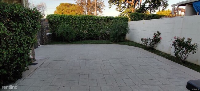 Foto del edificio - 3 br, 2 bath House - 8673 Canterbury Ave # A