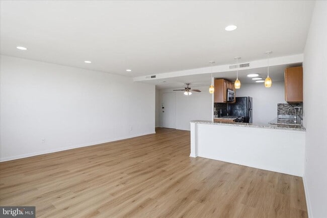 Foto del edificio - 4600 Duke St