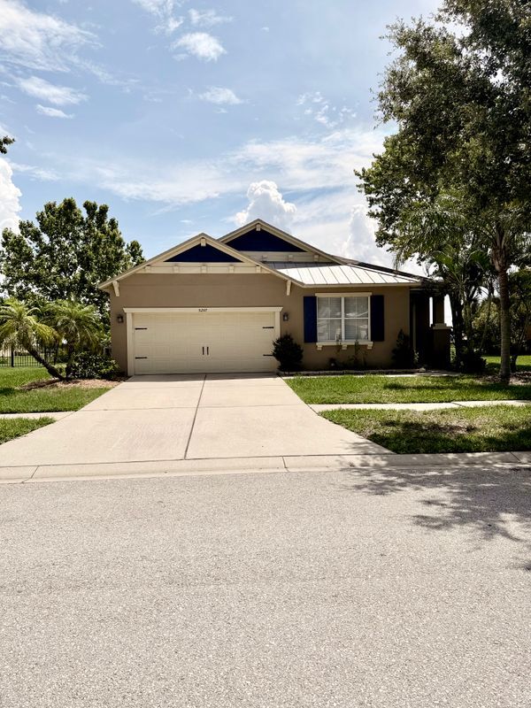 Building Photo - 5247 Moon Shell Dr