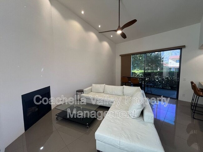 Foto del edificio - 287 S Civic Dr