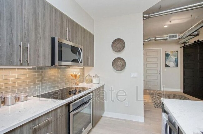 Building Photo - 3198 Blake St