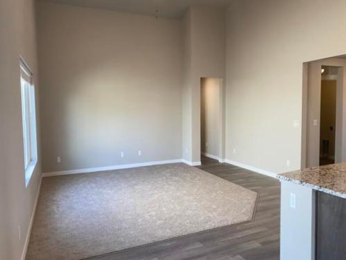 Foto del edificio - Don't Miss Out: Your Next Home in Nampa 4 ...