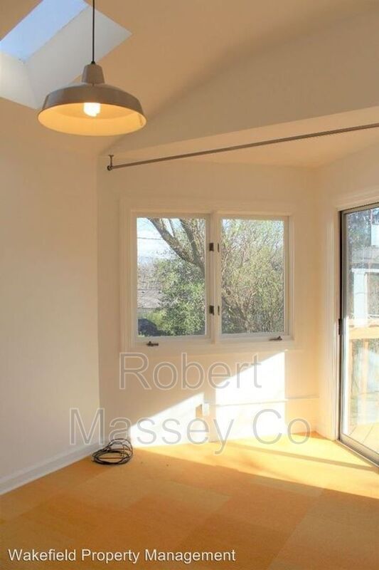 Foto del edificio - 2546 Woodcreek Rd