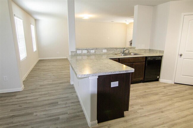 Foto del edificio - 5635 Hawksbury Creek Trail