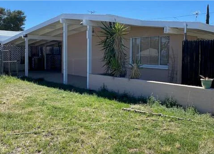 Foto principal - Partially Furnished Two Bedroom