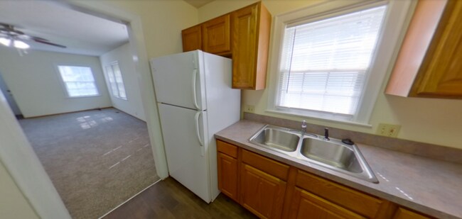 Foto del edificio - 3D Tour Available - 2 Blocks from KSU Campus + Washer & Dryer + Off-Street Parking! Available Aug...