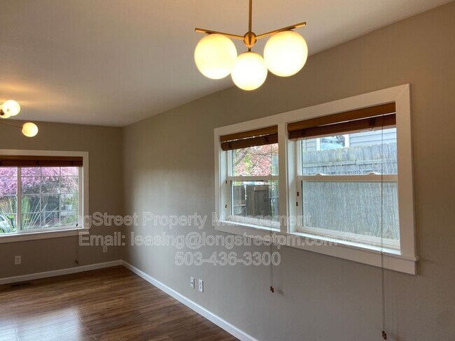 Foto del edificio - 9003 N Curtis Ave