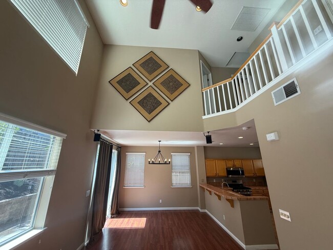 Building Photo - Gorgeous 3BD/2.5BA Single-Family Home for ...