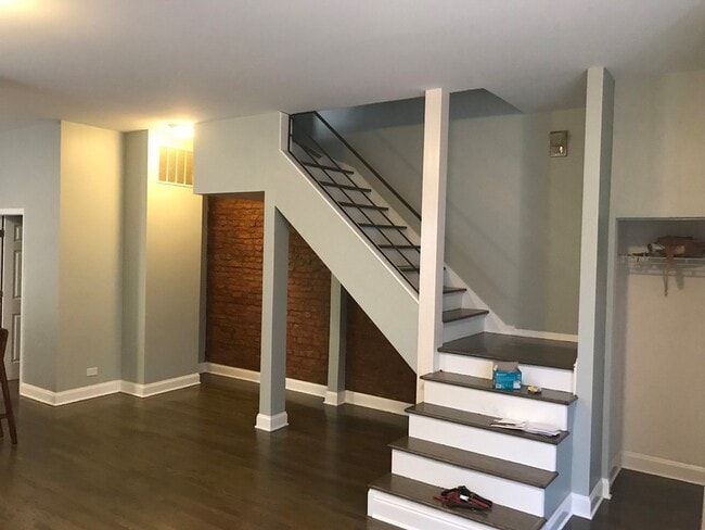 Building Photo - 3348 W Le Moyne St
