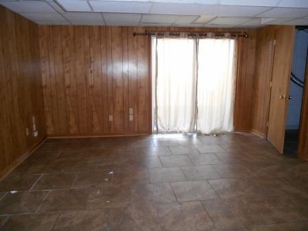Building Photo - 3 Bedroom Home