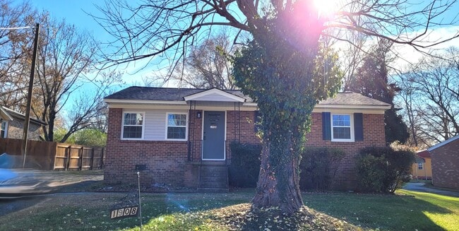 Building Photo - 1908 Darlington Pl