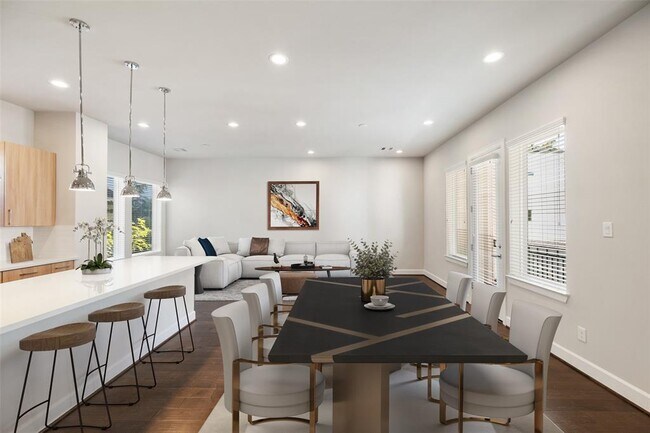 Building Photo - 3109 La Branch St