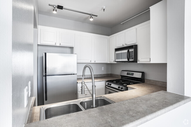 1BR, 1BA - 725 SF - #403 - Madison Hancock Park