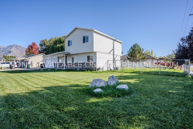 Building Photo - 2033 W 410 S
