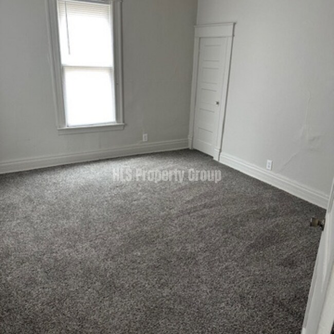 Building Photo - 505 S Park Ave