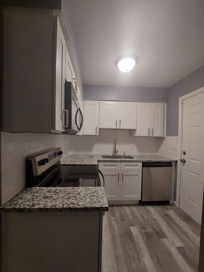 Foto del edificio - 1861 E 78th St