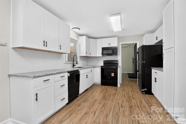 Foto del edificio - 6901 Ridge Ln Rd