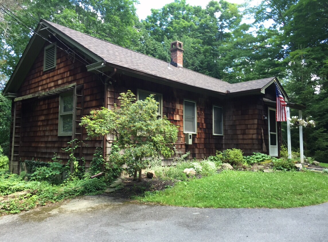 Primary Photo - 8326A Back Creek Rd