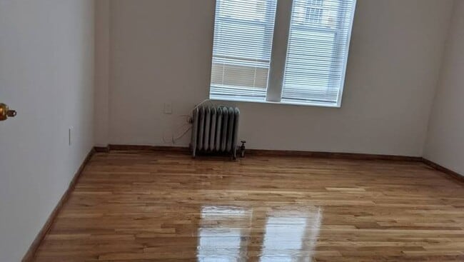 Building Photo - 152 E 39th St