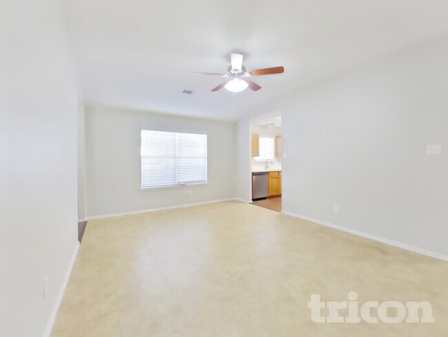 Foto del edificio - 7214 Winter Song Dr