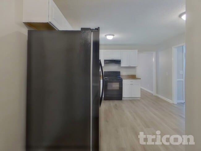 Building Photo - 3959 Notre Dame Pass