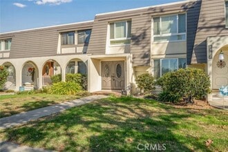 Building Photo - 9548 Bloomfield St