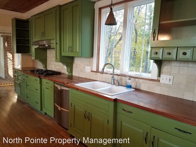 Building Photo - 7 br, 2 bath House - 2963 N. Colebrook Rd