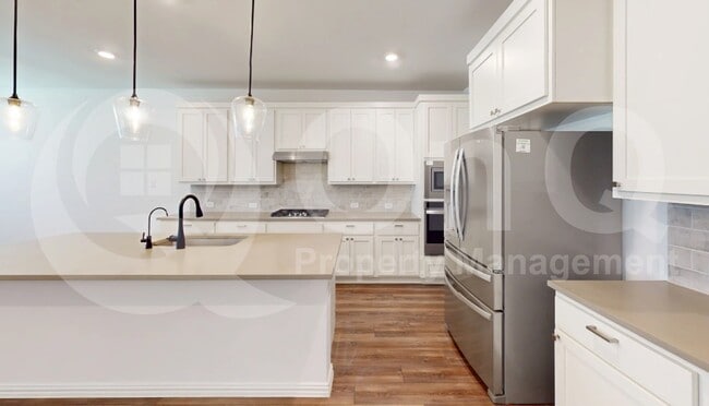 Building Photo - 1720 Pegasus Dr