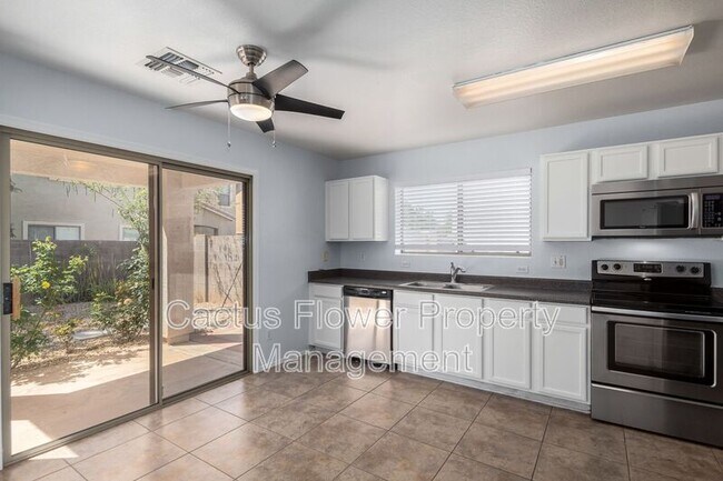 Foto del edificio - 2464 S Nielson St