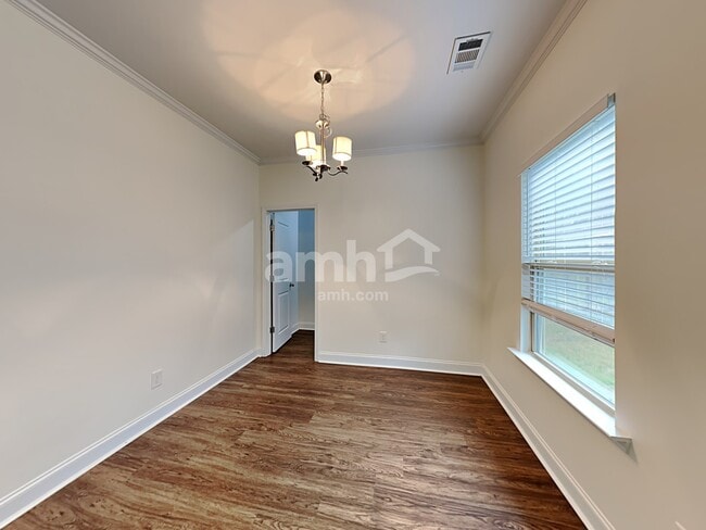 Building Photo - 2615 Beal St