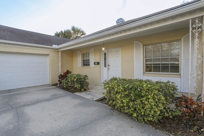 Foto del edificio - 906 Kewannee Trail