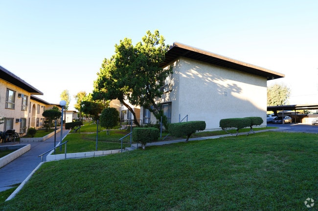 Building Photo - 10560 Haddon Ave