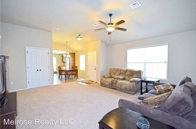 Foto del edificio - 3 br, 2 bath House - 2324 NW 199th Street