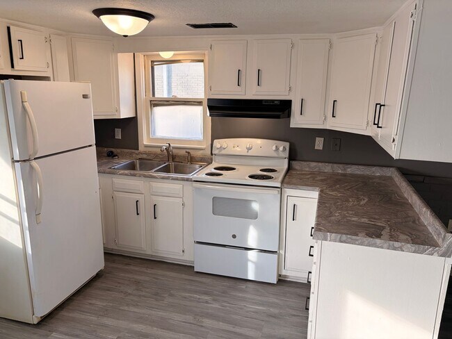 Foto del edificio - Lovely 3-Bedroom Ranch Style Home!