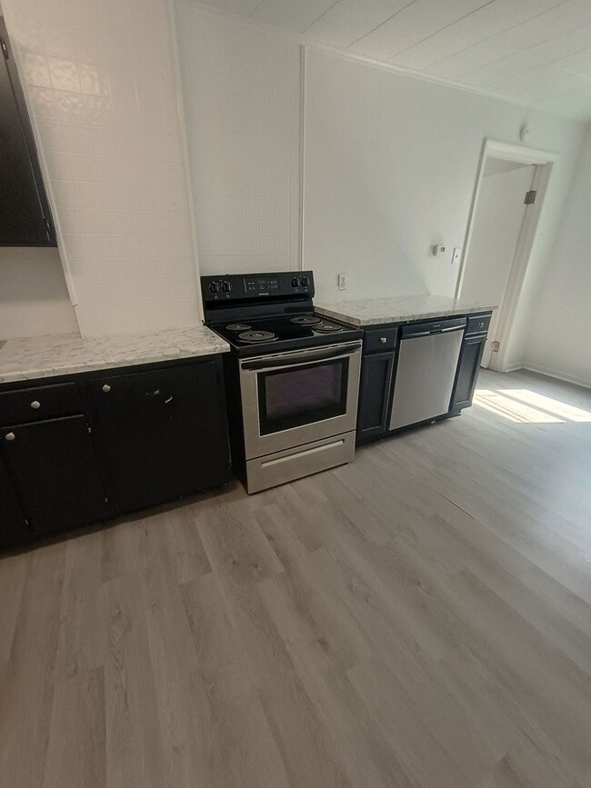 Building Photo - 813 S Jefferson Ave