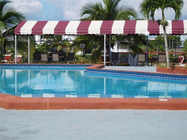 Foto del edificio - 20337 NE 2nd Ave