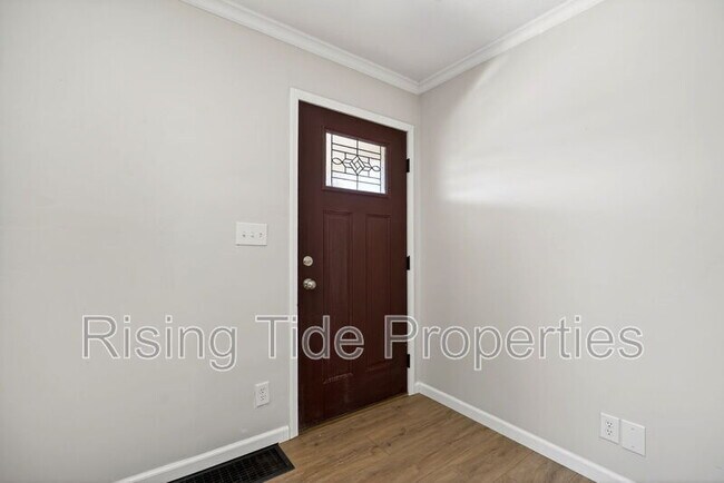 Foto del edificio - 1937 N Sunny Ridge Rd
